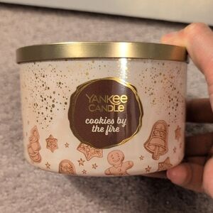 Yankee Candle Cookies by the Fire - Cream and Gold 3 Wick- 18 Oz NEW